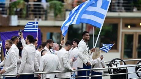 Γιάννης Αντετοκούνμπο σημαία