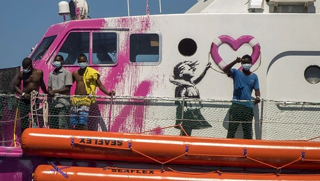 πλοιο bansky μεταναστες