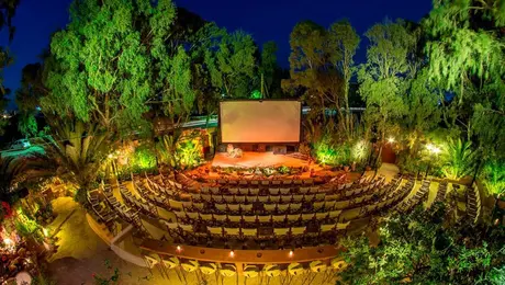 Σινέ Καμάρι, Σαντορίνη