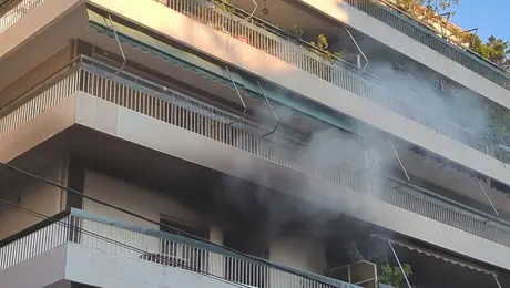 Φωτιά σε διαμέρισμα στη Νέα Σμύρνη