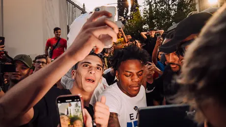 Οι οπαδοί του IshowSpeed. 