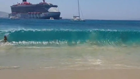 κυμα μυκονος πλοιο