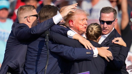 Πυροβολισμοι σε ομιλια του Ντοναλντ Τραμπ