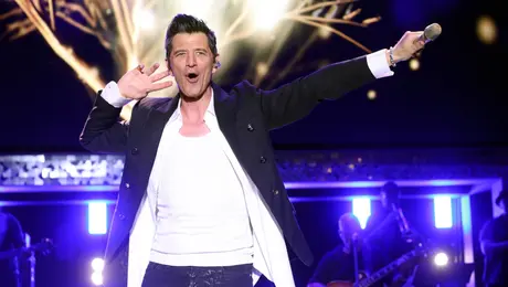 Απο τη συναυλια του Σακη Ρουβα στο Θεατρο Αλσος