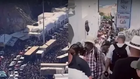 σαντορινη νησι τουριστεσ