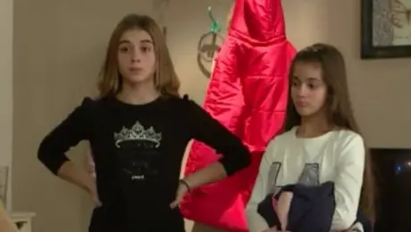 Σαντρα και Χαρα σε σκηνη της σειρας «Το Σοι σου»