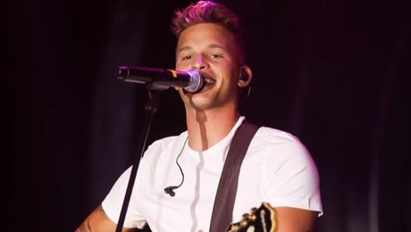 Ο Θάνος Λάμπρου σε συναυλία του