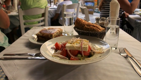 χωριατικη ταβερνα