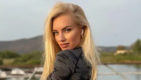 τζουλια νοβα