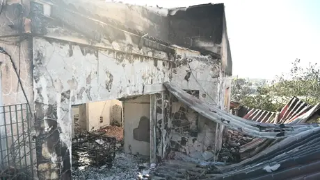 καμενο σπιτι αττικη