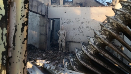 καμενο σπιτι στη φωτια της αττικης