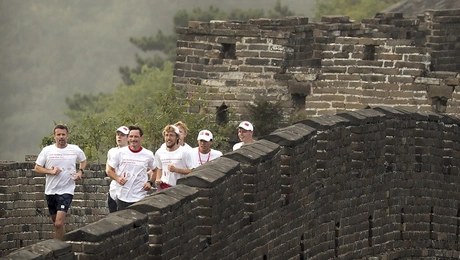 Δρομείς στο Σινικό Τείχος