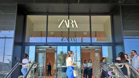 zara πειραιασ