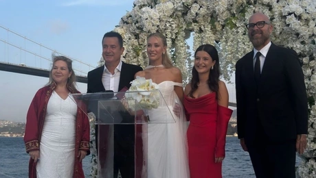 Φωτογραφία από τον γάμο του Ατζούν Ιλίτζαλι