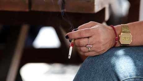 Κάπνισμα σε καφετέρια