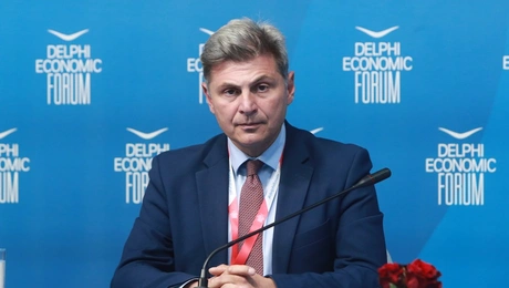 Ο Νίκος Φαραντούρης