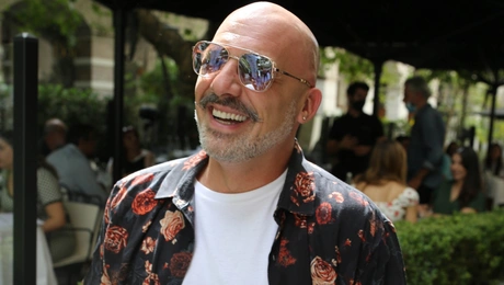 Ο Νίκος Μουτσινάς επιστρέφει στον Alpha