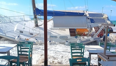 Ισχυροί άνεμοι στον Παγασητικό - Ζημιές σε σκάφη