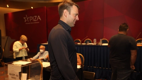 Ο Στέφανος Κασσελάκης στη ψηφοφορία για την πρόταση μομφής