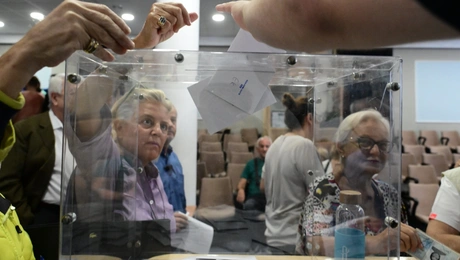 Αυξημένη προσέλευση στις εκλογές για πρόεδρο του ΠΑΣΟΚ