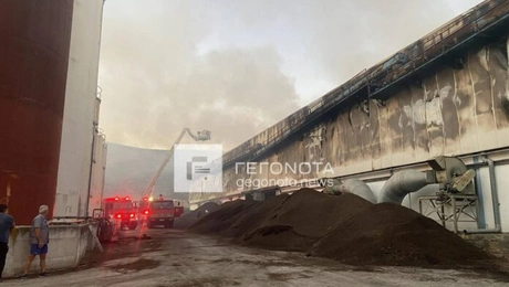 Φωτιά σε εργοστάσιο στον Βόλο