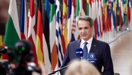 Ο Κυριάκος Μητσοτάκης κάνει δηλώσεις