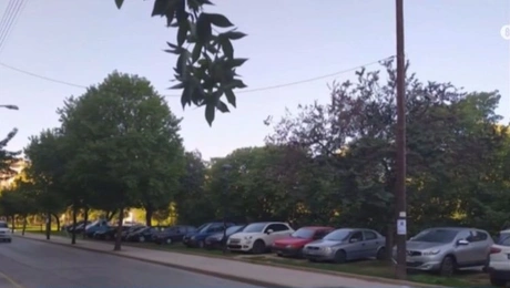 Λάρισα: Μετέτρεψαν πάρκο σε πάρκινγκ