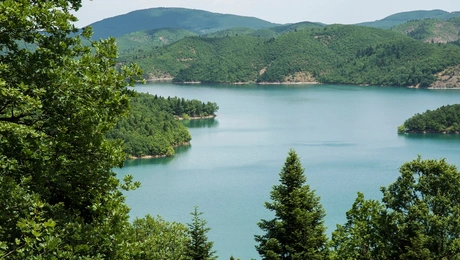 Η λίμνη Πλαστήρα στην καρδιά της Ελλάδας