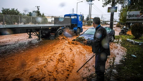 Πλημμύρες στη Μάνδρα