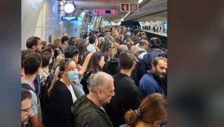 Συνωστισμός στο μετρό στο Σύνταγμα