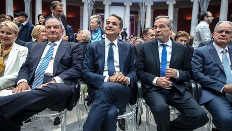 Ο Κυριάκος Μητσοτάκης, ο Αντώνης Σαμαράς και ο Κώστας Καραμανλής