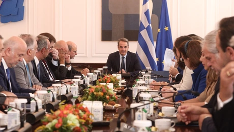 Ο Κυριάκος Μητσοτάκης στο Υπουργικό