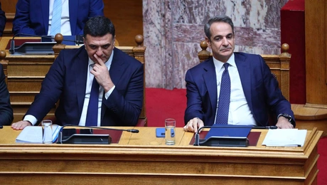 Μητσοτάκης και Κικίλιας στη Βουλή