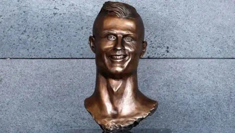 ronaldo-statue