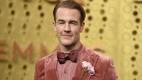 Ο Τζέιμς Βαν Ντερ Μπικ ανακοίνωσε ότι πάσχει από καρκίνο