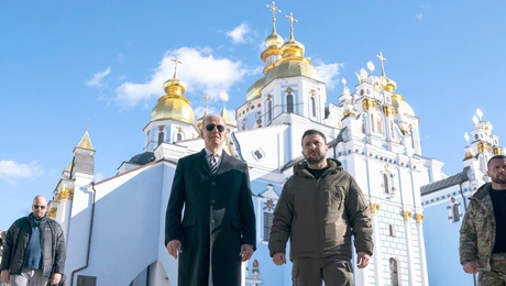 Ο Τζο Μπάιντεν και ο Βολοντίμιρ Ζελένσκι