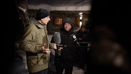 Ο Κυριάκος Μητσοτάκης κάνει δηλώσεις