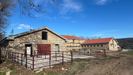 ΥΠΠΟ: Με ταχείς ρυθμούς εξελίσσονται οι εργασίες για την δημιουργία της έκθεσης, στο κτήριο του Νέου Βουστασίου, στο Τατόι