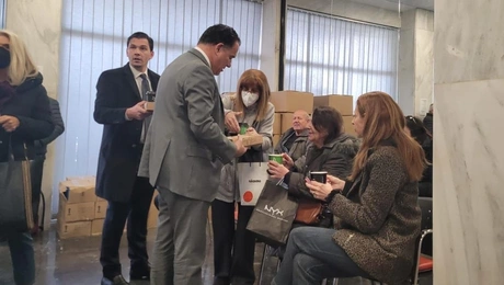 Ο Άδωνις Γεωργιάδης σε φαρμακείο του ΕΟΠΥΥ