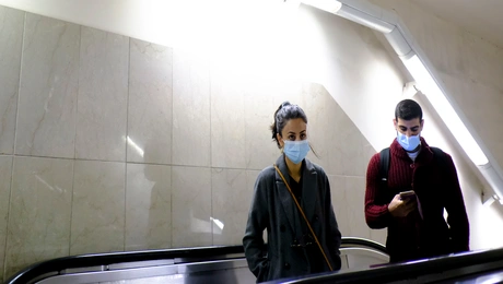 Άνθρωποι με μάσκα