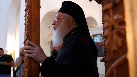 Ο Αρχιεπίσκοπος Αλβανίας, Αναστάσιος