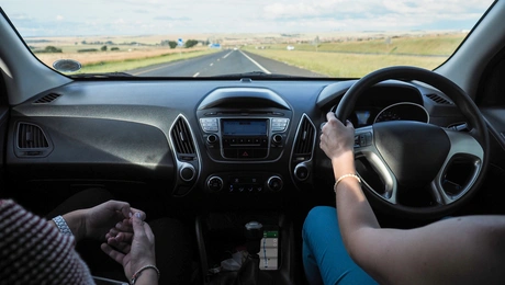 Δεξιοτίμονο αυτοκίνητο