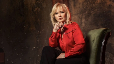 Αγγελική Νικολούλη - Φως Στο Τούνελ