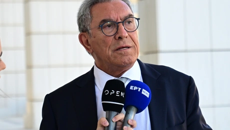 Βασίλης Καπερνάρος