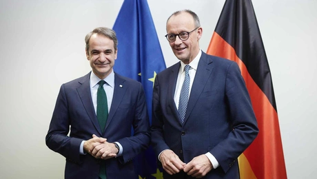 Ο Κυριάκος Μητσοτάκης και ο Φρίντριχ Μερτς