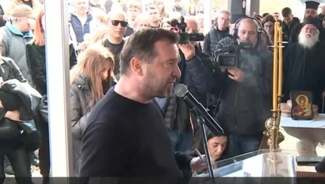 Ο Νίκος Πλακιάς στο σημείο της τραγωδίας των Τεμπών