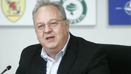 Κώστας Παπαζάχος