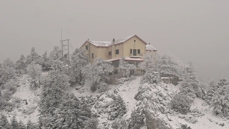 Χιονόπτωση στην Πάρνηθα