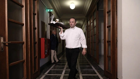 Σερβιτόρος