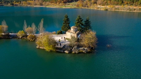 Οι 4 υπέροχοι προορισμοί μέσα στη φύση για αποδράσεις εξπρές από την Αθήνα